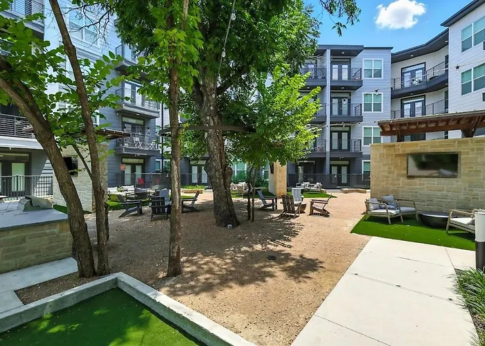101 Stylish Condo, Amenities, Near Stockyards * Fort Worth