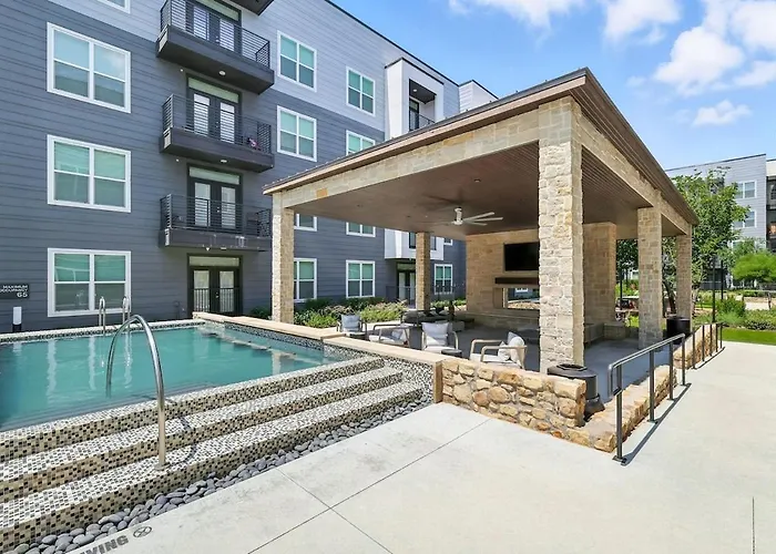 101 Stylish Condo, Amenities, Near Stockyards * Fort Worth